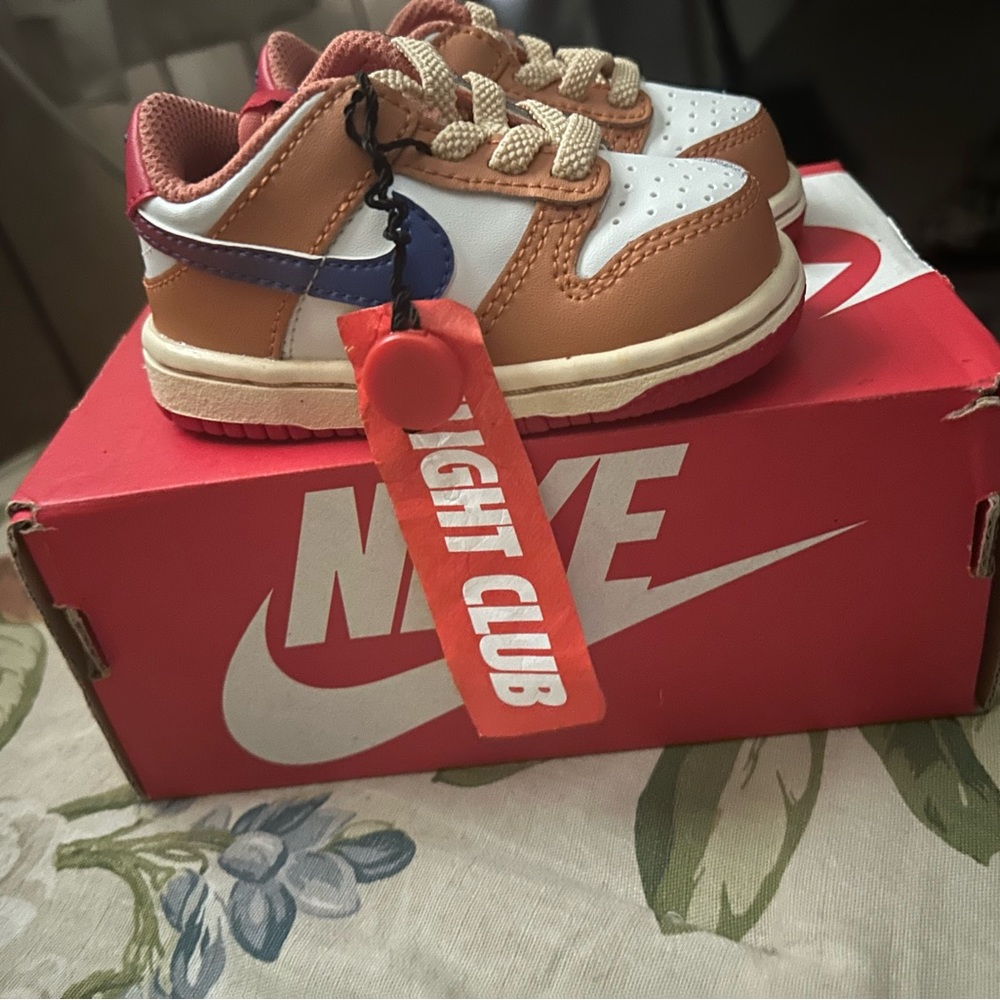 Nike dunks - Picture 2 of 2